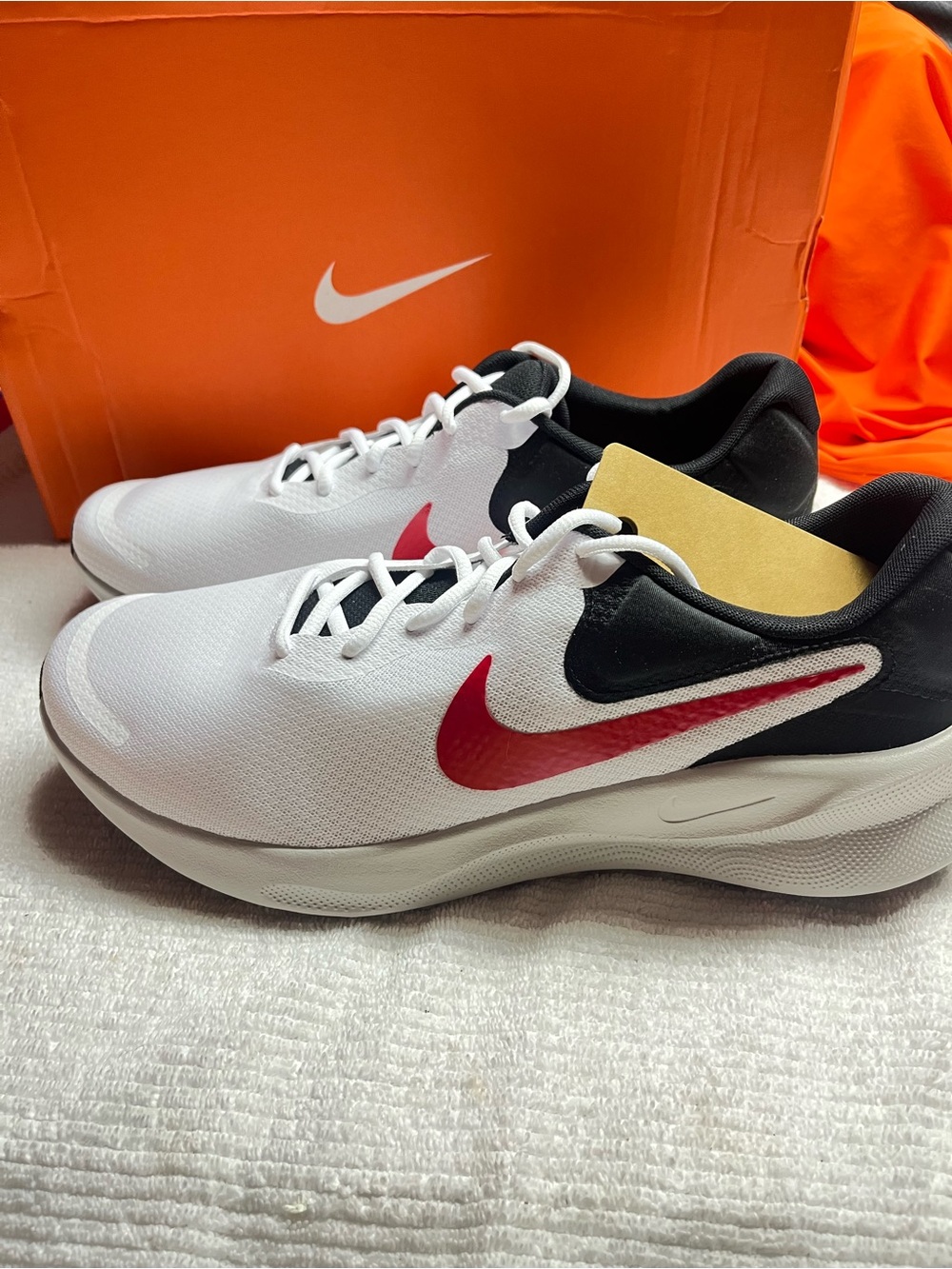 Nike Revolution 7 New Men's 13 White and Red Low-Top Athletic Running Sneakers